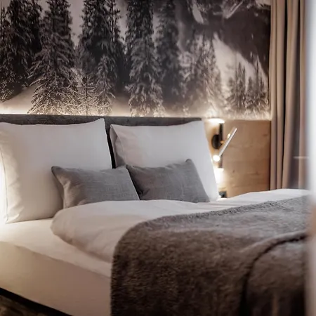 Aparthotel Leni Mountain *