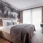 Leni Mountain Aparthotel