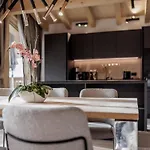 Leni Mountain Aparthotel 4*