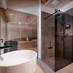 Aparthotel Leni Mountain 4*