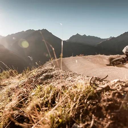 Apartmanhotel Leni Mountain 4*