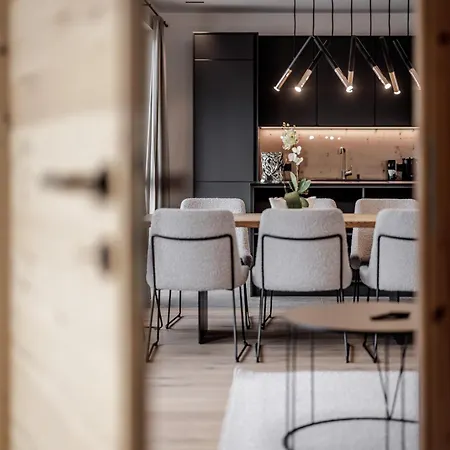 Leni Mountain Apartmanhotel