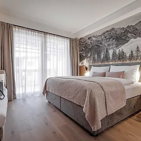Leni Mountain 4*