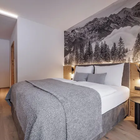 Leni Mountain Aparthotel