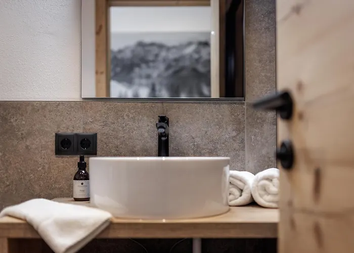 Leni Mountain Apart-hotel 4*