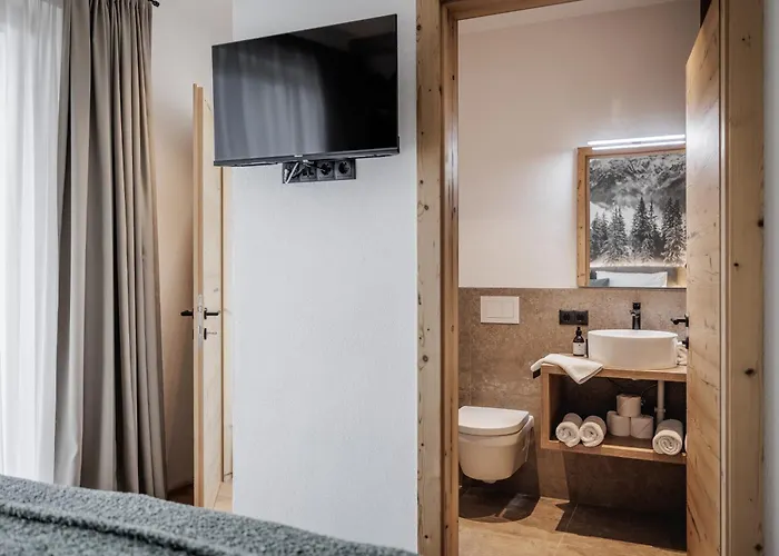 Leni Mountain Aparthotel